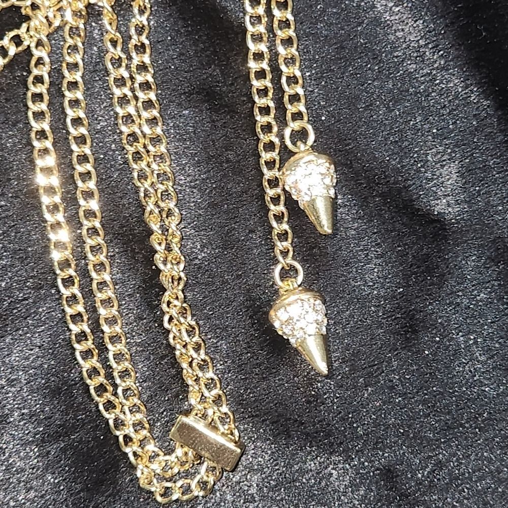 NWT Gold Tone Lariat style Necklace with Crystal pendant - Picture 3 of 6